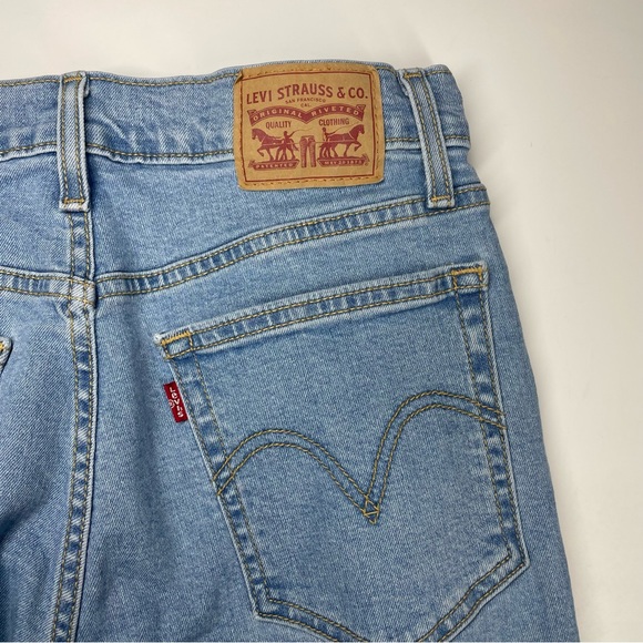 Levi’s Wedgie Skinny Button Fly Jeans Size 29 Raw Edge Hem Light Wash Distressed - Picture 3 of 9